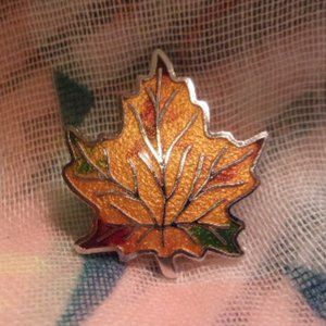 Vintage Boyd Bond Enamel Maple Leaf Pin